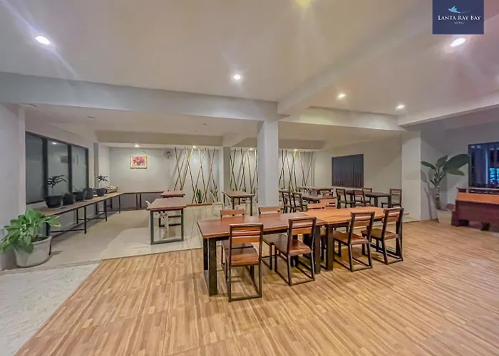 Lanta Ray Bay Hotel